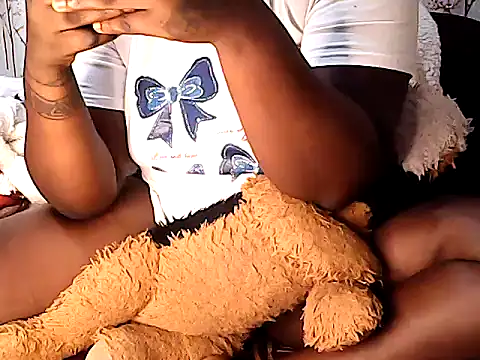 Snapshot of Littlemistress24 chatting on July 24, 2026, 8:10 am Littlemistress24 online show from July 24, 2026, 8:10 am