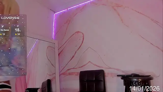  SAMANTHA QUEEN  online show from January 14, 2026, 10:35 pm