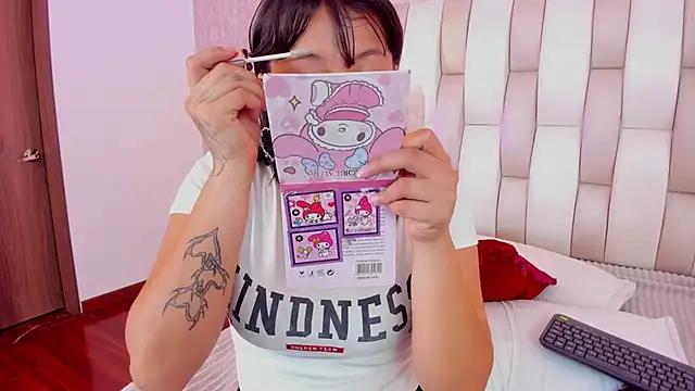 Adhara Vil online show from February 21, 2026, 8:00 pm