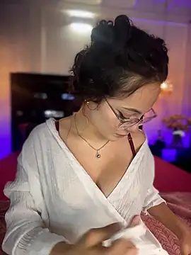 Snapshot of TeaseDollXXX chatting on March 3, 2026, 9:33 pm TeaseDollXXX online show from March 3, 2026, 9:33 pm