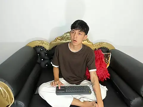 Snapshot of jisus_catt chatting on February 4, 2026, 11:55 pm jisus catt online show from February 4, 2026, 11:55 pm