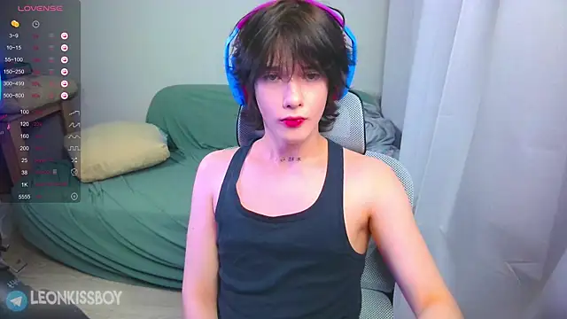 LeonBoykisser online show from April 4, 2026, 2:45 pm