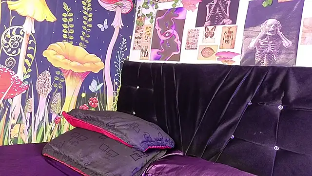 victoriia thompson online show from March 8, 2026, 8:45 pm