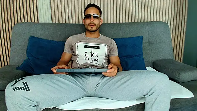 Vans Ross online show from February 4, 2026, 7:20 pm