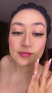 SalomeFlores online show from June 16, 2026, 12:32 am