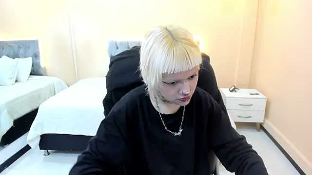 Bela Craxkerr online show from March 25, 2026, 1:10 pm