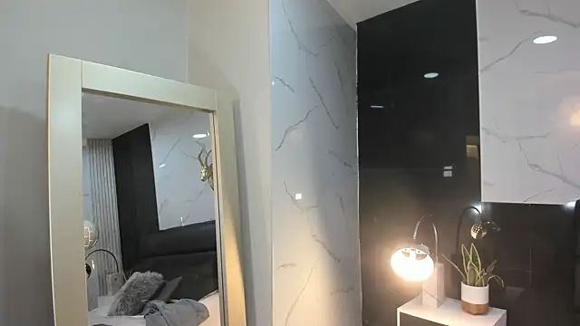 KomiCatt online show from April 8, 2026, 12:17 pm