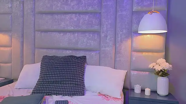 LizStorm  online show from March 26, 2026, 8:18 pm