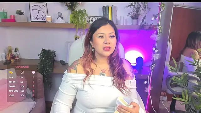 Snapshot of _Lorraine_v chatting on April 13, 2026, 2:54 pm Lorraine v online show from April 13, 2026, 2:54 pm