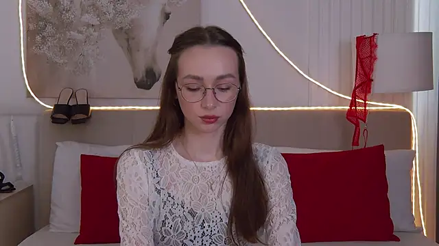 Emily Simon online show from April 16, 2026, 5:19 am