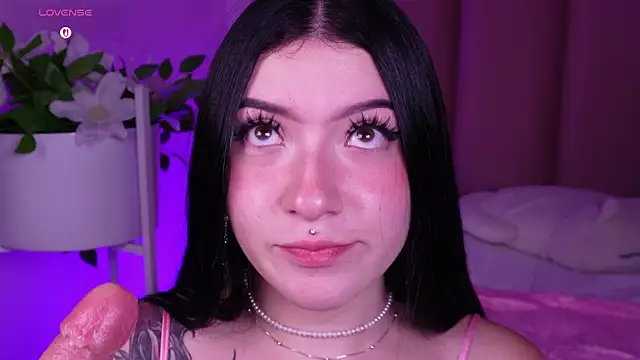 Snapshot of Dolcexx_ chatting on February 13, 2026, 8:20 pm Dolcexx online show from February 13, 2026, 8:20 pm