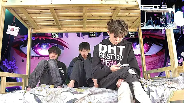 xiaohuangren01 online show from February 5, 2026, 1:34 am