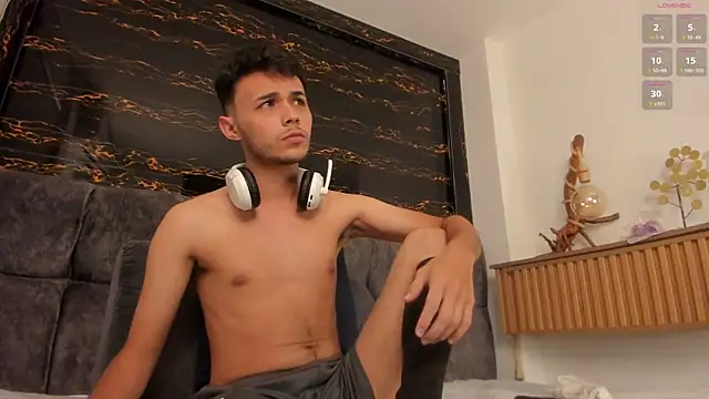 Alhan Twink online show from February 5, 2026, 8:48 pm