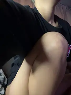 BADBITCHISAKI online show from April 3, 2026, 11:16 am