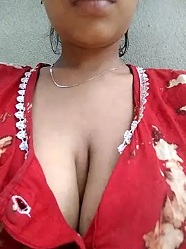 knightqueen12 online show from February 3, 2026, 5:27 am