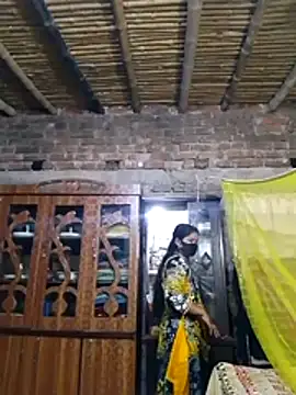 Hot Sweeti online show from April 11, 2026, 10:02 pm