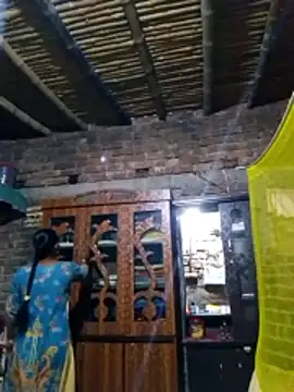 Hot Sweeti online show from April 12, 2026, 9:29 pm