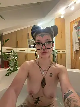 demonLamia online show from May 13, 2026, 7:54 pm