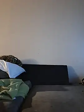 LadySn0w26 online show from April 15, 2026, 3:01 am