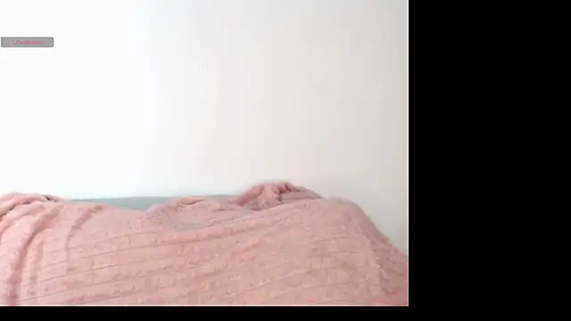chloe peach  online show from May 22, 2026, 12:03 pm
