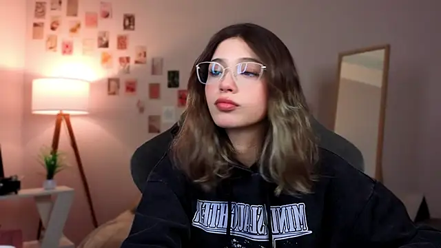 Snapshot of dinnerwithflowers chatting on January 19, 2026, 1:04 pm dinnerwithflowers online show from January 19, 2026, 1:04 pm