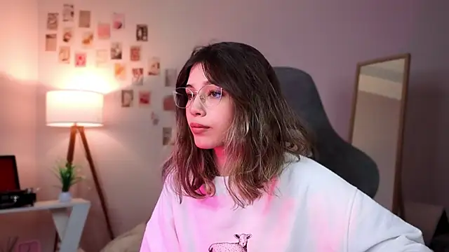 Snapshot of dinnerwithflowers chatting on January 18, 2026, 12:52 pm dinnerwithflowers online show from January 18, 2026, 12:52 pm