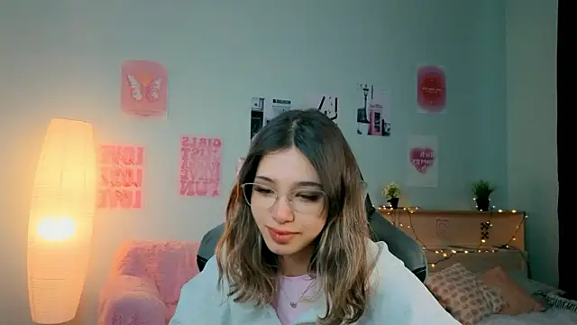 Snapshot of dinnerwithflowers chatting on February 3, 2026, 12:54 pm dinnerwithflowers online show from February 3, 2026, 12:54 pm