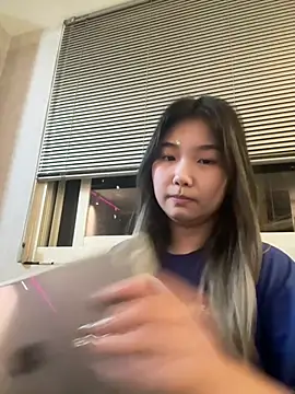 Snapshot of cu003 chatting on May 4, 2026, 2:42 pm cu003 online show from May 4, 2026, 2:42 pm