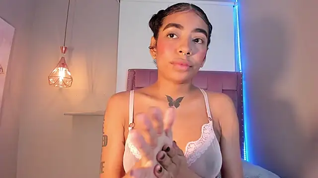 Scarlet Vixen  online show from March 31, 2026, 12:40 pm