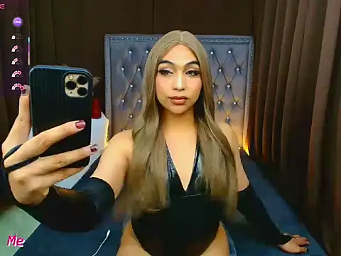 Snapshot of Clea_Moore chatting on February 24, 2026, 6:03 am Clea Moore online show from February 24, 2026, 6:03 am