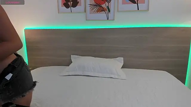  Caamilaa  online show from February 24, 2026, 5:58 pm