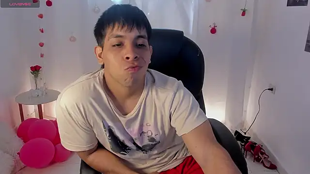 Snapshot of shooting_wilson chatting on February 13, 2026, 6:08 pm shooting wilson online show from February 13, 2026, 6:08 pm