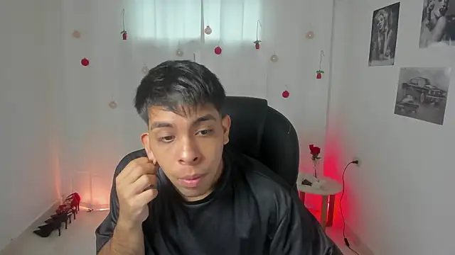 Snapshot of shooting_wilson chatting on February 2, 2026, 6:18 pm shooting wilson online show from February 2, 2026, 6:18 pm