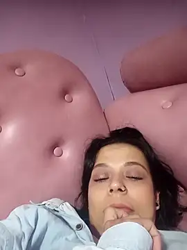 Snapshot of RossyAlvarez chatting on February 28, 2026, 4:23 am RossyAlvarez online show from February 28, 2026, 4:23 am