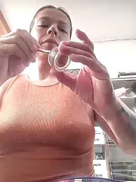 RossyAlvarez online show from March 15, 2026, 12:34 pm