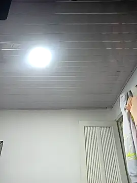 RossyAlvarez online show from April 17, 2026, 12:46 am