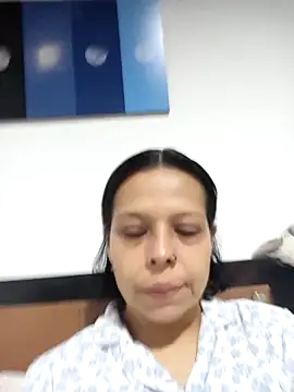 Snapshot of RossyAlvarez chatting on February 16, 2026, 3:05 am RossyAlvarez online show from February 16, 2026, 3:05 am