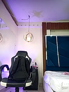 RossyAlvarez online show from April 4, 2026, 2:18 am