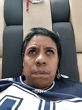 Snapshot of Zeyllyjhonson chatting on February 20, 2026, 10:55 pm Zeyllyjhonson online show from February 20, 2026, 10:55 pm