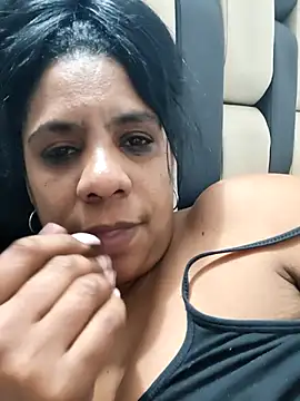 Snapshot of Zeyllyjhonson chatting on January 31, 2026, 11:47 pm Zeyllyjhonson online show from January 31, 2026, 11:47 pm