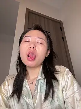 Cheating-wife online show from May 13, 2026, 5:14 am