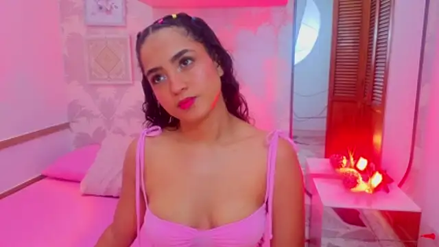 Snapshot of Emma_Thompssonn chatting on May 6, 2026, 12:09 pm Emma Thompssonn online show from May 6, 2026, 12:09 pm
