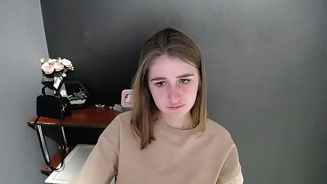 Snapshot of Sunny_siren chatting on February 24, 2026, 1:34 pm Sunny siren online show from February 24, 2026, 1:34 pm