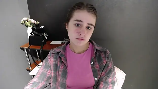 Sunny siren online show from March 12, 2026, 1:37 pm