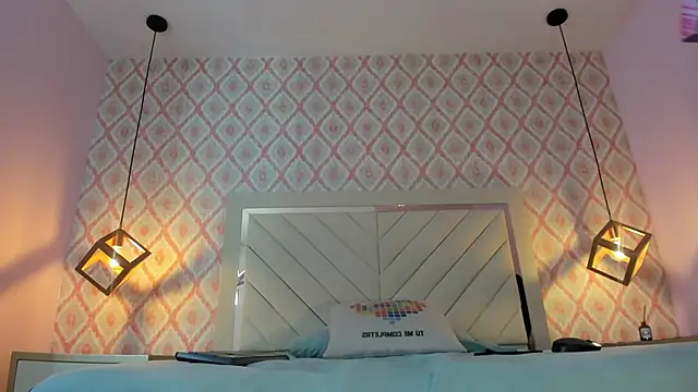 HANA RUSSO online show from April 11, 2026, 12:31 pm