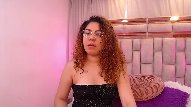 AllisonAdams  online show from April 9, 2026, 12:00 pm