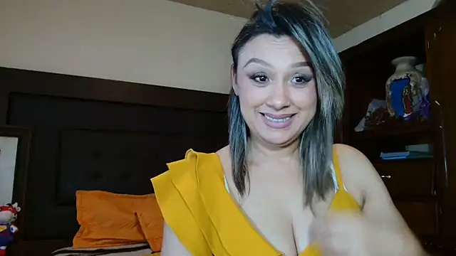 Snapshot of aitanalove_ chatting on May 27, 2026, 10:06 pm aitanalove online show from May 27, 2026, 10:06 pm