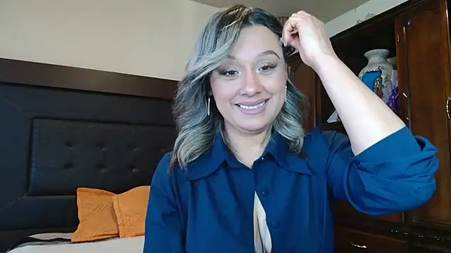 Snapshot of aitanalove_ chatting on May 7, 2026, 11:30 pm aitanalove online show from May 7, 2026, 11:30 pm