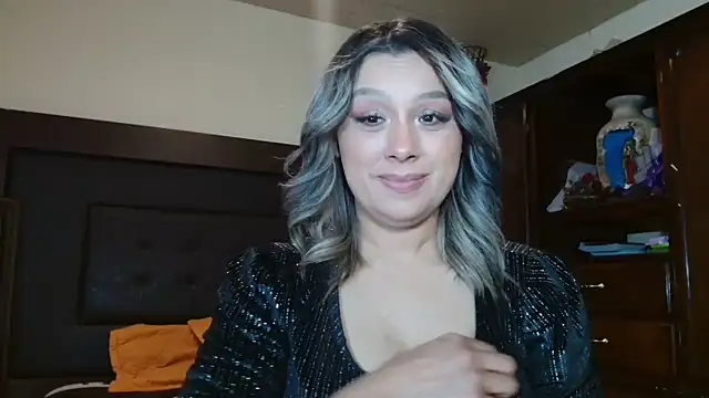 Snapshot of aitanalove_ chatting on May 15, 2026, 12:52 am aitanalove online show from May 15, 2026, 12:52 am