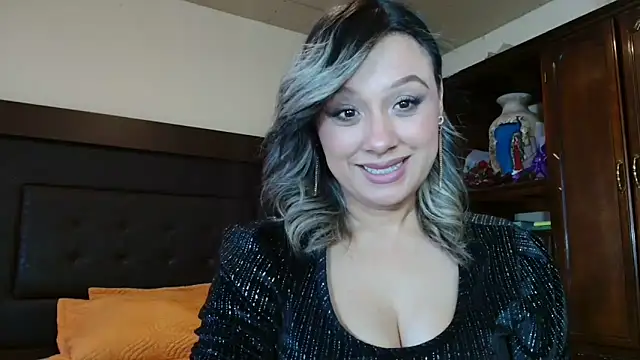 Snapshot of aitanalove_ chatting on May 25, 2026, 8:40 pm aitanalove online show from May 25, 2026, 8:40 pm